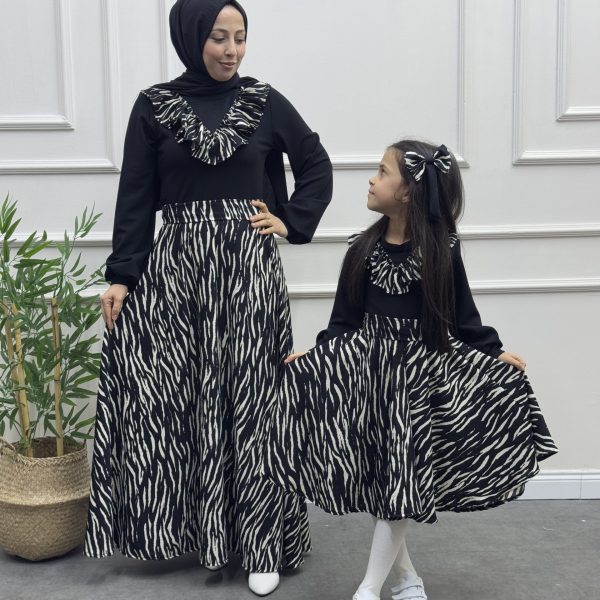 Fırfır Detaylı Zebra Anne Kız Kombin Elbise